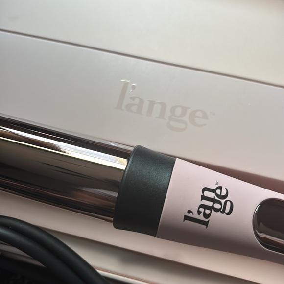 L’ange Blush Curling Wand for All Hair Types - Picture 1 of 5